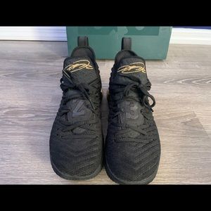 Lebron XVI black and gold size 8 men’s
